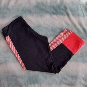 Capri  So.. Yoga Pants Size Med
